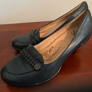 Sofft classic heeled loafer
